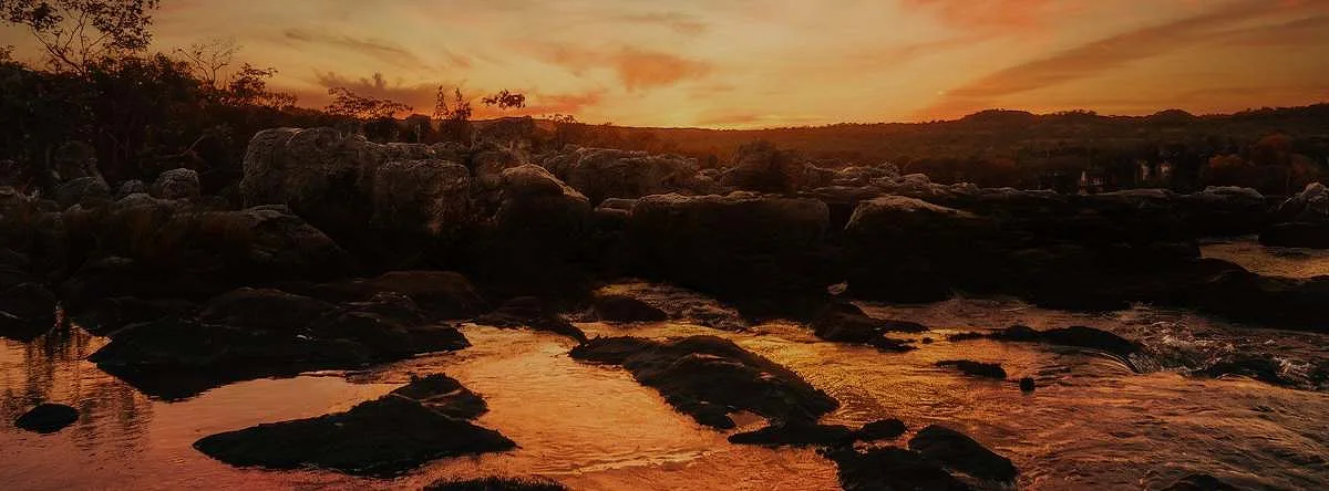 Pôr do sol sobre a serra da Chapada dos Veadeiros